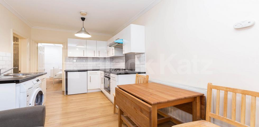 			LOCATION LOCATION LOCATION !!!, 1 Bedroom, 1 bath, 1 reception Flat			 Swan Yard, ISLINGTON N1
